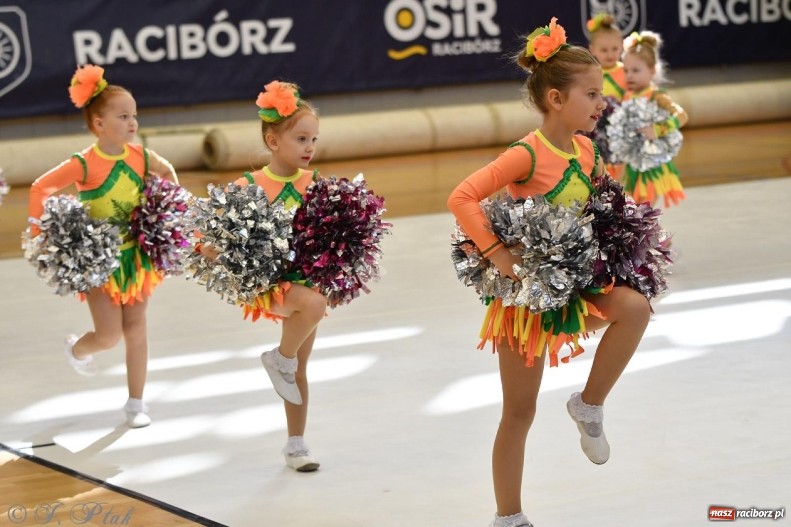 Zdjęcie w galerii na portalu naszraciborz.pl: Racibórz gości Mistrzostwa Okręgu Mażoretek Polski Południowo-Zachodniej [FOTO] wiadomości z regionu