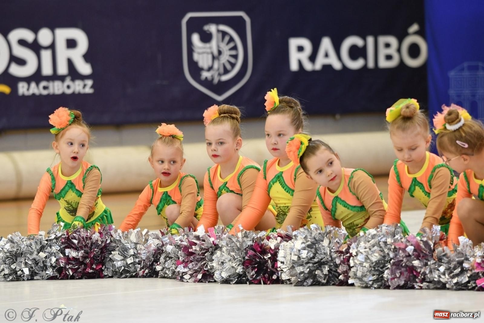 Zdjęcie w galerii na portalu naszraciborz.pl: Racibórz gości Mistrzostwa Okręgu Mażoretek Polski Południowo-Zachodniej [FOTO] wiadomości z regionu