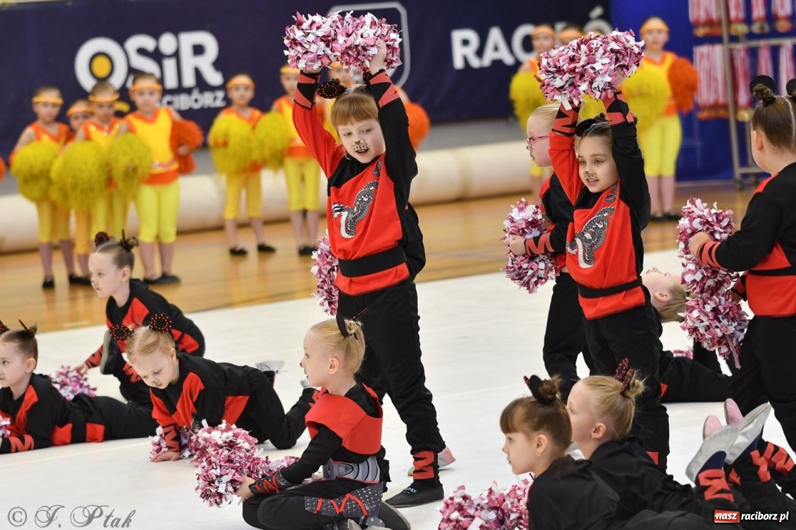 Zdjęcie w galerii na portalu naszraciborz.pl: Racibórz gości Mistrzostwa Okręgu Mażoretek Polski Południowo-Zachodniej [FOTO] wiadomości z regionu
