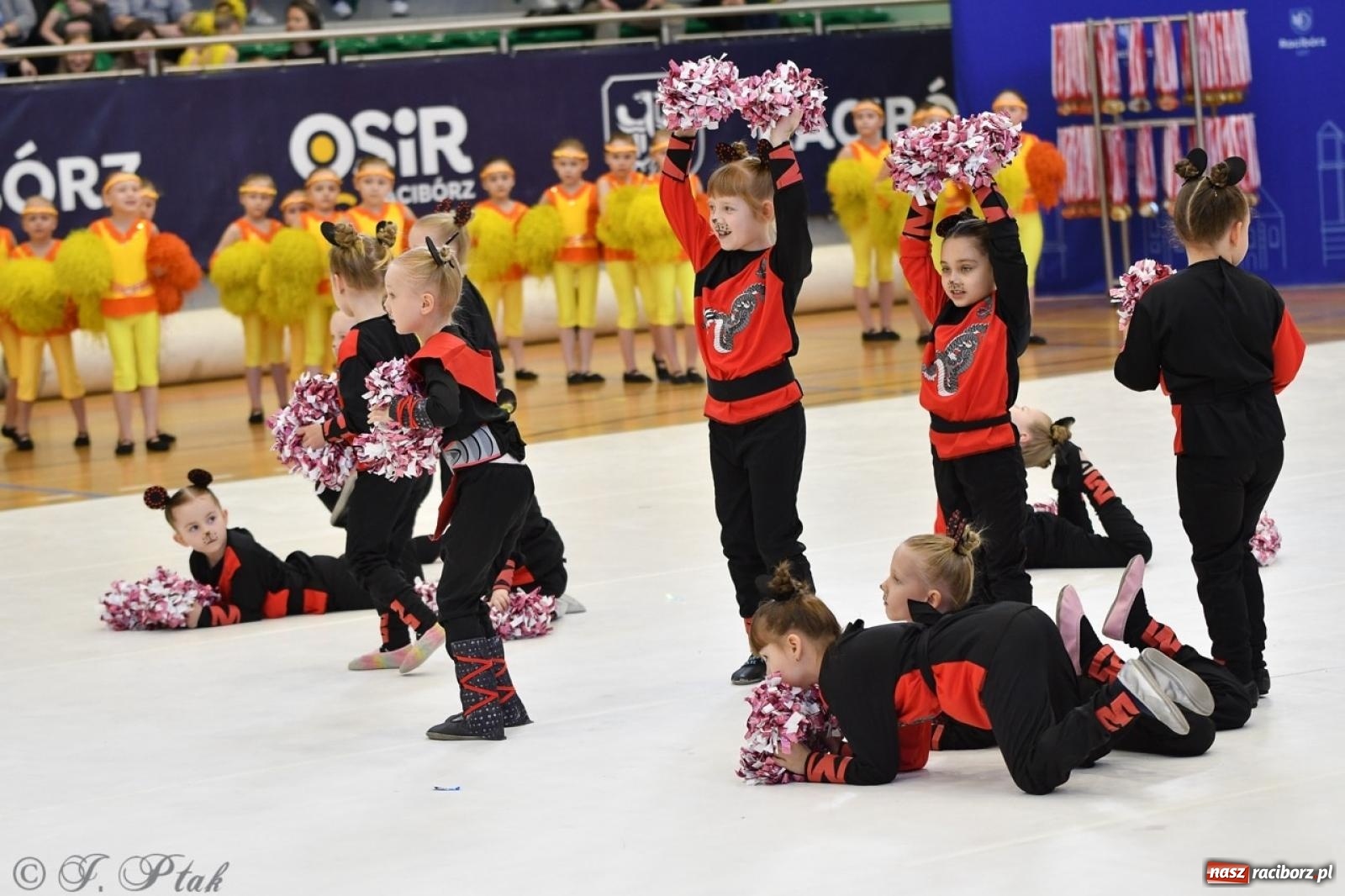 Zdjęcie w galerii na portalu naszraciborz.pl: Racibórz gości Mistrzostwa Okręgu Mażoretek Polski Południowo-Zachodniej [FOTO] wiadomości z regionu
