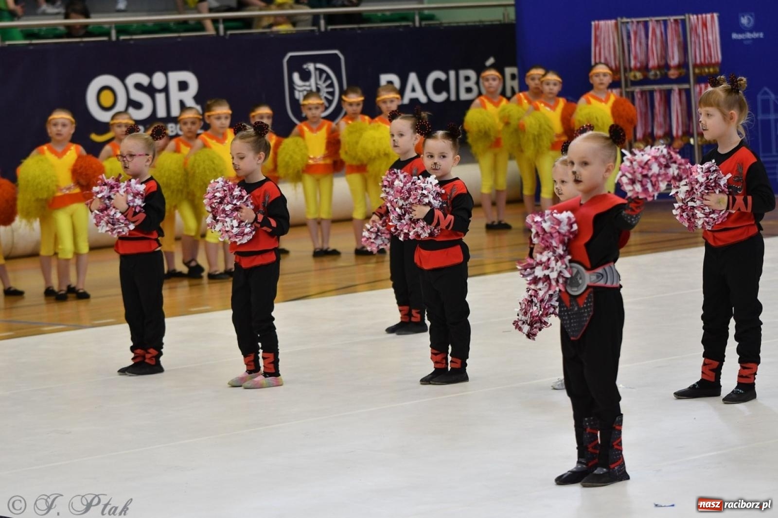 Zdjęcie w galerii na portalu naszraciborz.pl: Racibórz gości Mistrzostwa Okręgu Mażoretek Polski Południowo-Zachodniej [FOTO] wiadomości z regionu