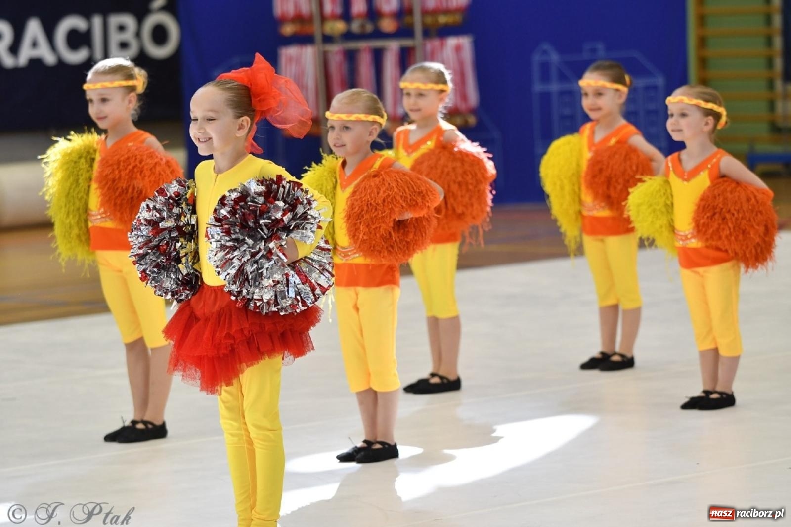Zdjęcie w galerii na portalu naszraciborz.pl: Racibórz gości Mistrzostwa Okręgu Mażoretek Polski Południowo-Zachodniej [FOTO] wiadomości z regionu