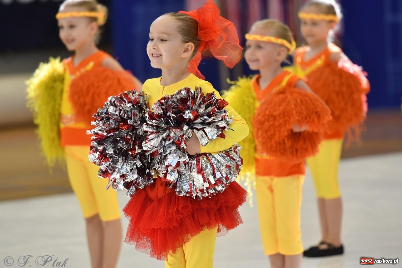 Zdjęcie w galerii na portalu naszraciborz.pl: Racibórz gości Mistrzostwa Okręgu Mażoretek Polski Południowo-Zachodniej [FOTO] wiadomości z regionu