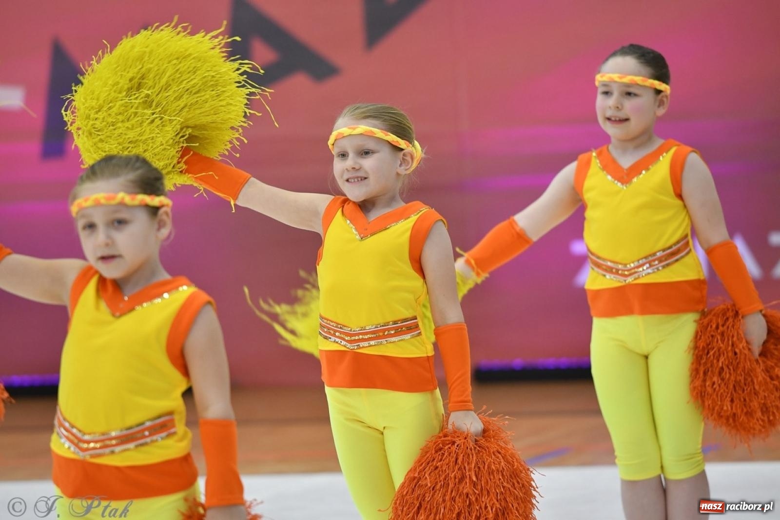 Zdjęcie w galerii na portalu naszraciborz.pl: Racibórz gości Mistrzostwa Okręgu Mażoretek Polski Południowo-Zachodniej [FOTO] wiadomości z regionu