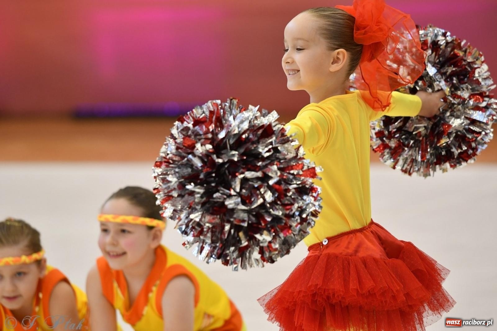 Zdjęcie w galerii na portalu naszraciborz.pl: Racibórz gości Mistrzostwa Okręgu Mażoretek Polski Południowo-Zachodniej [FOTO] wiadomości z regionu