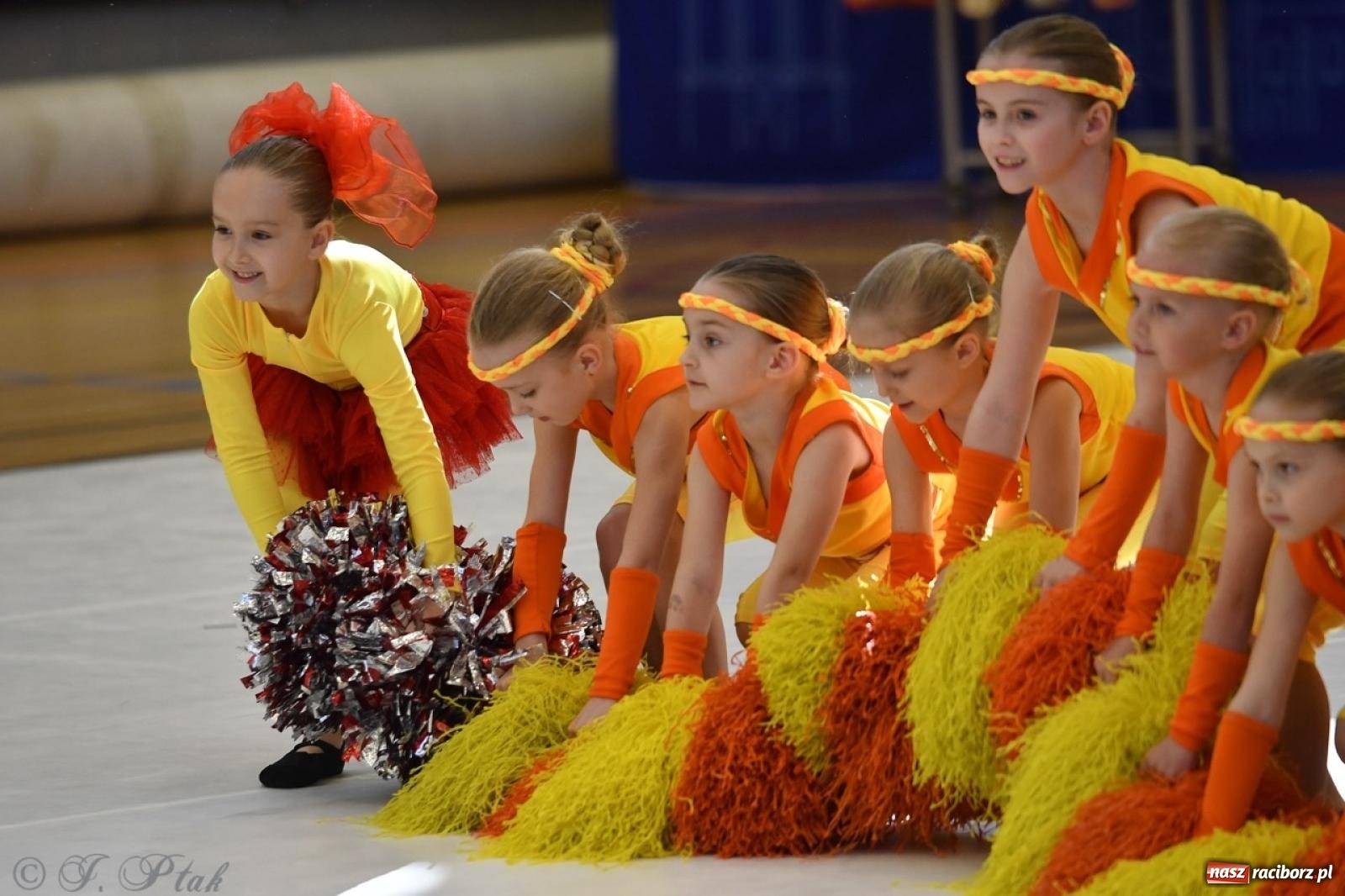Zdjęcie w galerii na portalu naszraciborz.pl: Racibórz gości Mistrzostwa Okręgu Mażoretek Polski Południowo-Zachodniej [FOTO] wiadomości z regionu