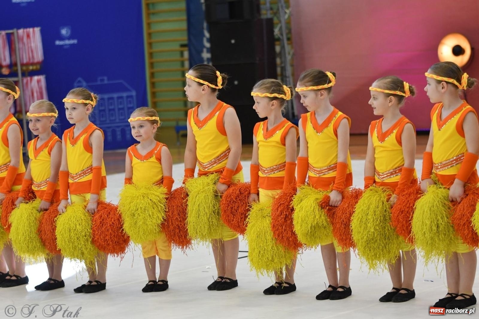 Zdjęcie w galerii na portalu naszraciborz.pl: Racibórz gości Mistrzostwa Okręgu Mażoretek Polski Południowo-Zachodniej [FOTO] wiadomości z regionu