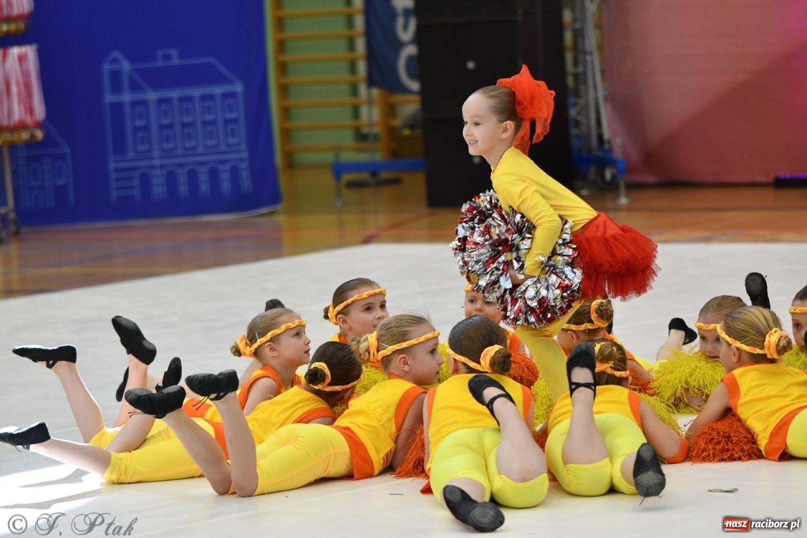 Zdjęcie w galerii na portalu naszraciborz.pl: Racibórz gości Mistrzostwa Okręgu Mażoretek Polski Południowo-Zachodniej [FOTO] wiadomości z regionu