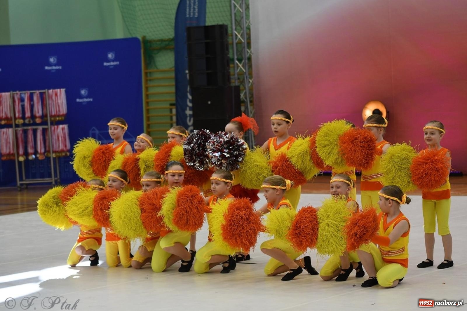 Zdjęcie w galerii na portalu naszraciborz.pl: Racibórz gości Mistrzostwa Okręgu Mażoretek Polski Południowo-Zachodniej [FOTO] wiadomości z regionu