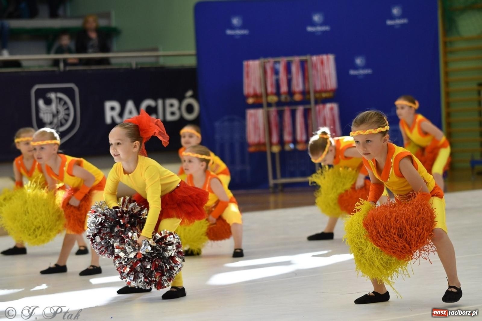 Zdjęcie w galerii na portalu naszraciborz.pl: Racibórz gości Mistrzostwa Okręgu Mażoretek Polski Południowo-Zachodniej [FOTO] wiadomości z regionu