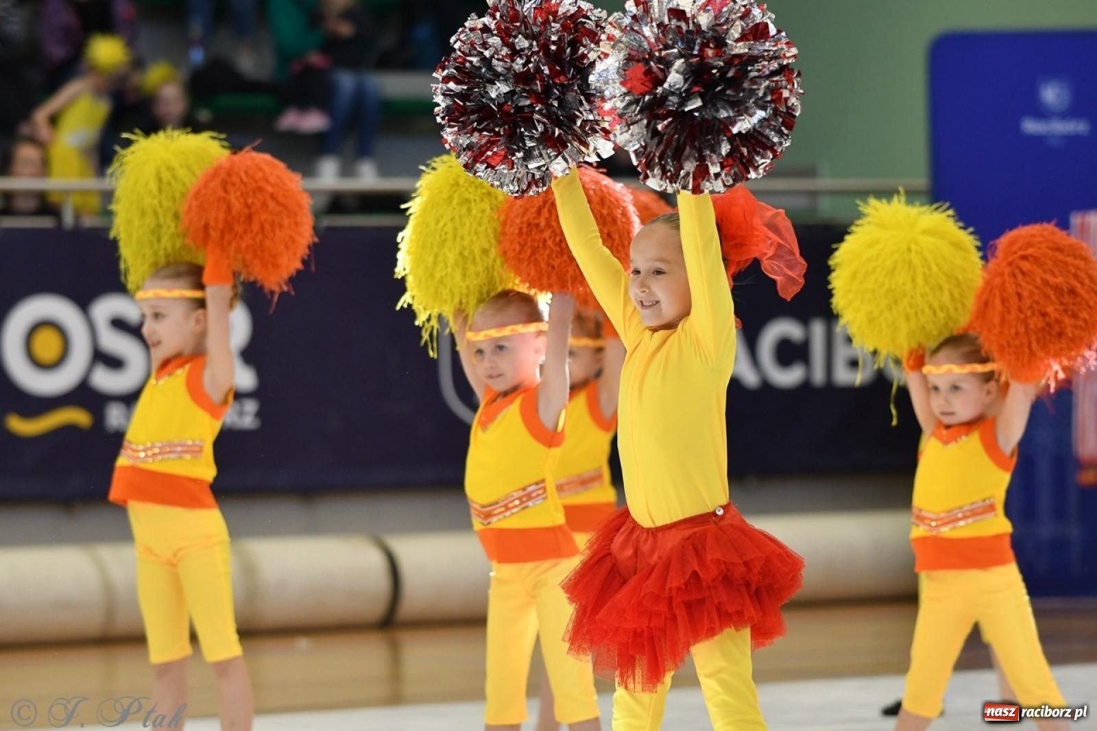 Zdjęcie w galerii na portalu naszraciborz.pl: Racibórz gości Mistrzostwa Okręgu Mażoretek Polski Południowo-Zachodniej [FOTO] wiadomości z regionu