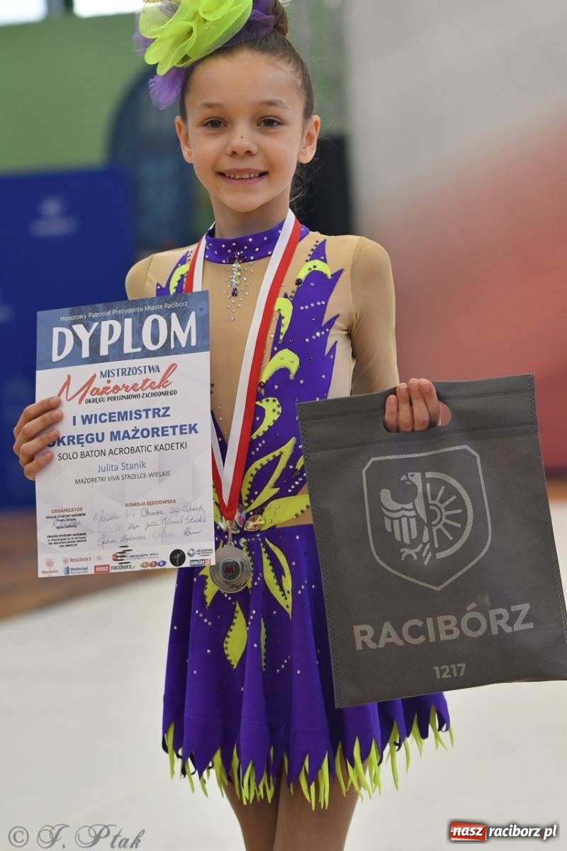 Zdjęcie w galerii na portalu naszraciborz.pl: Racibórz gości Mistrzostwa Okręgu Mażoretek Polski Południowo-Zachodniej [FOTO] wiadomości z regionu