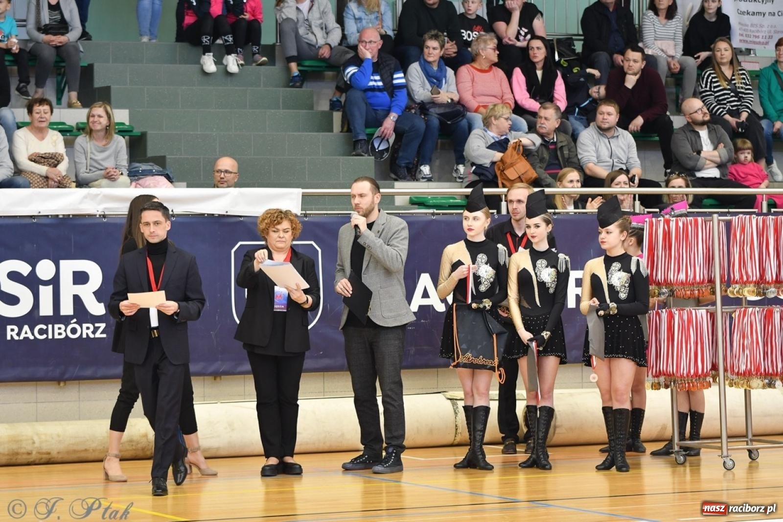 Zdjęcie w galerii na portalu naszraciborz.pl: Racibórz gości Mistrzostwa Okręgu Mażoretek Polski Południowo-Zachodniej [FOTO] wiadomości z regionu