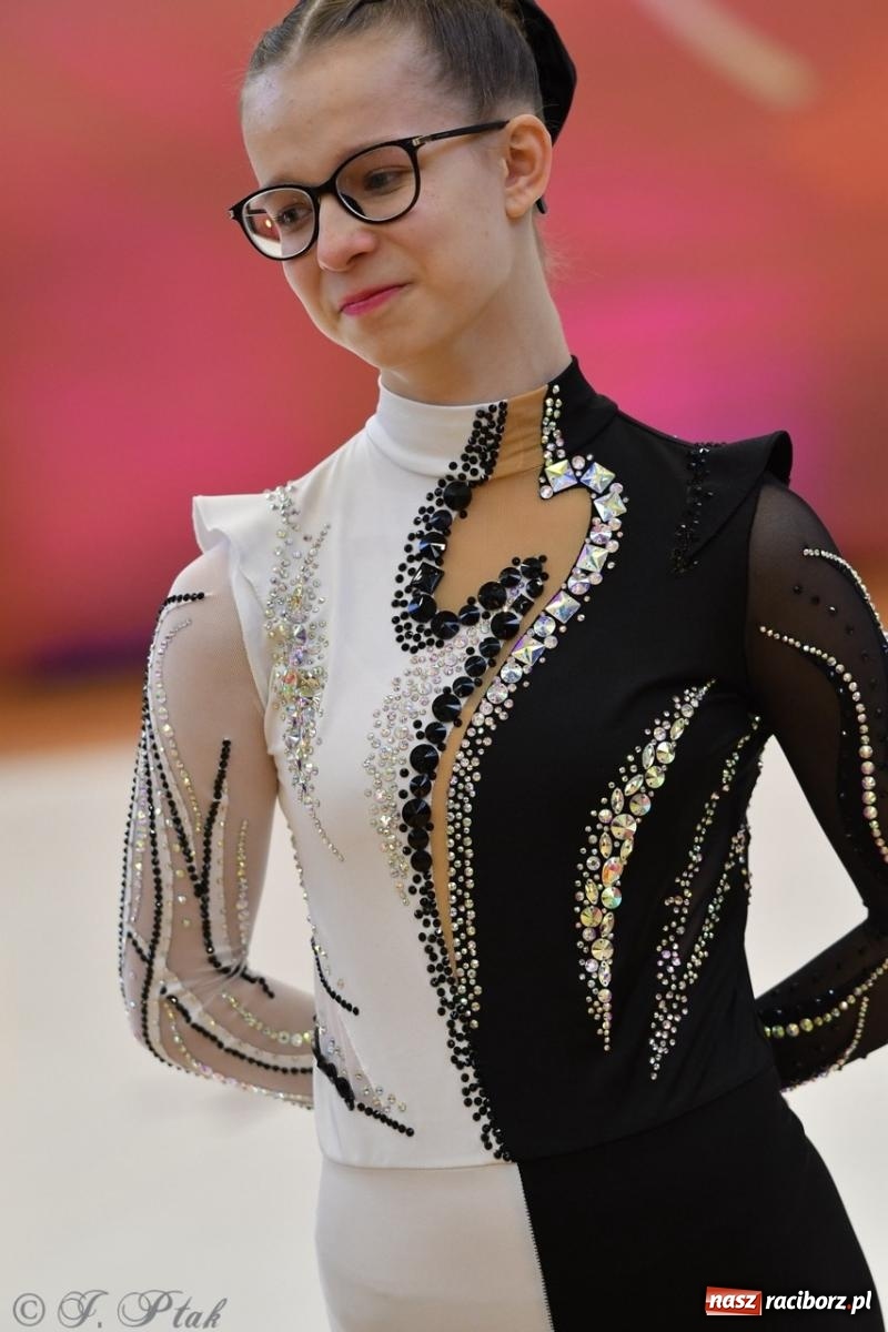 Zdjęcie w galerii na portalu naszraciborz.pl: Racibórz gości Mistrzostwa Okręgu Mażoretek Polski Południowo-Zachodniej [FOTO] wiadomości z regionu