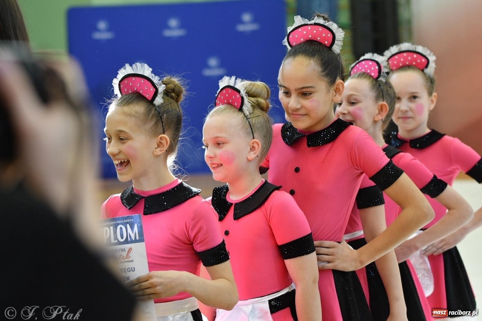 Zdjęcie w galerii na portalu naszraciborz.pl: Racibórz gości Mistrzostwa Okręgu Mażoretek Polski Południowo-Zachodniej [FOTO] wiadomości z regionu