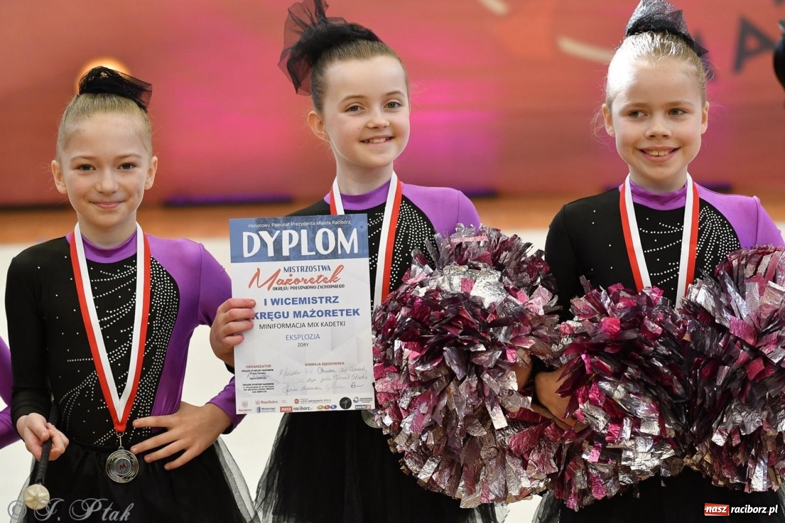 Zdjęcie w galerii na portalu naszraciborz.pl: Racibórz gości Mistrzostwa Okręgu Mażoretek Polski Południowo-Zachodniej [FOTO] wiadomości z regionu