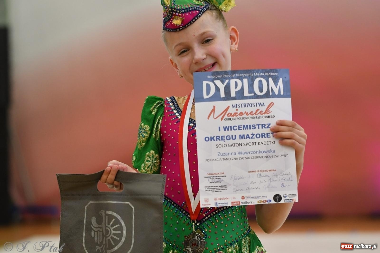 Zdjęcie w galerii na portalu naszraciborz.pl: Racibórz gości Mistrzostwa Okręgu Mażoretek Polski Południowo-Zachodniej [FOTO] wiadomości z regionu