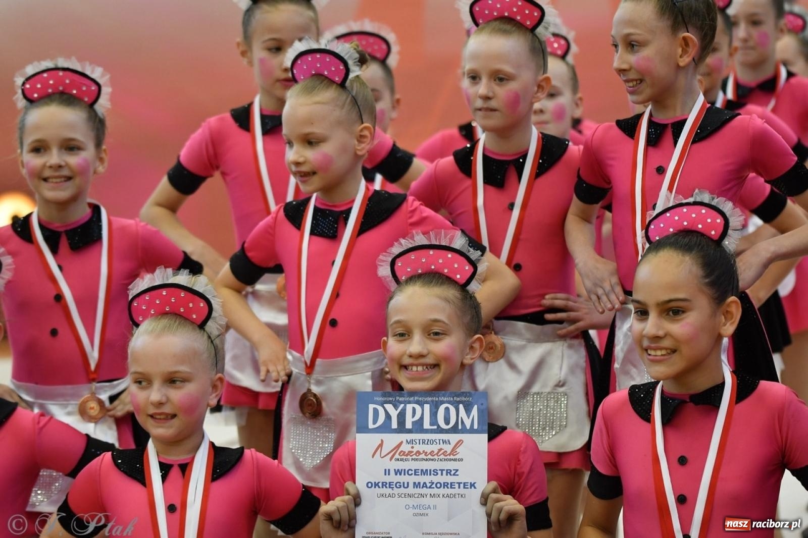 Zdjęcie w galerii na portalu naszraciborz.pl: Racibórz gości Mistrzostwa Okręgu Mażoretek Polski Południowo-Zachodniej [FOTO] wiadomości z regionu