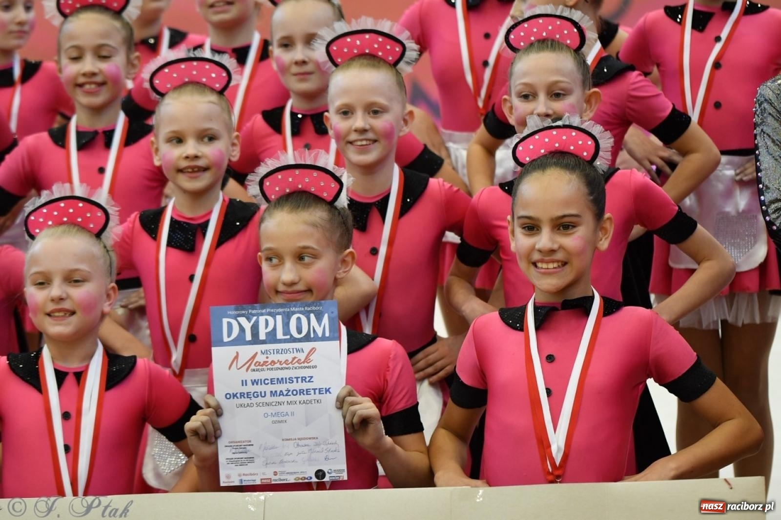 Zdjęcie w galerii na portalu naszraciborz.pl: Racibórz gości Mistrzostwa Okręgu Mażoretek Polski Południowo-Zachodniej [FOTO] wiadomości z regionu