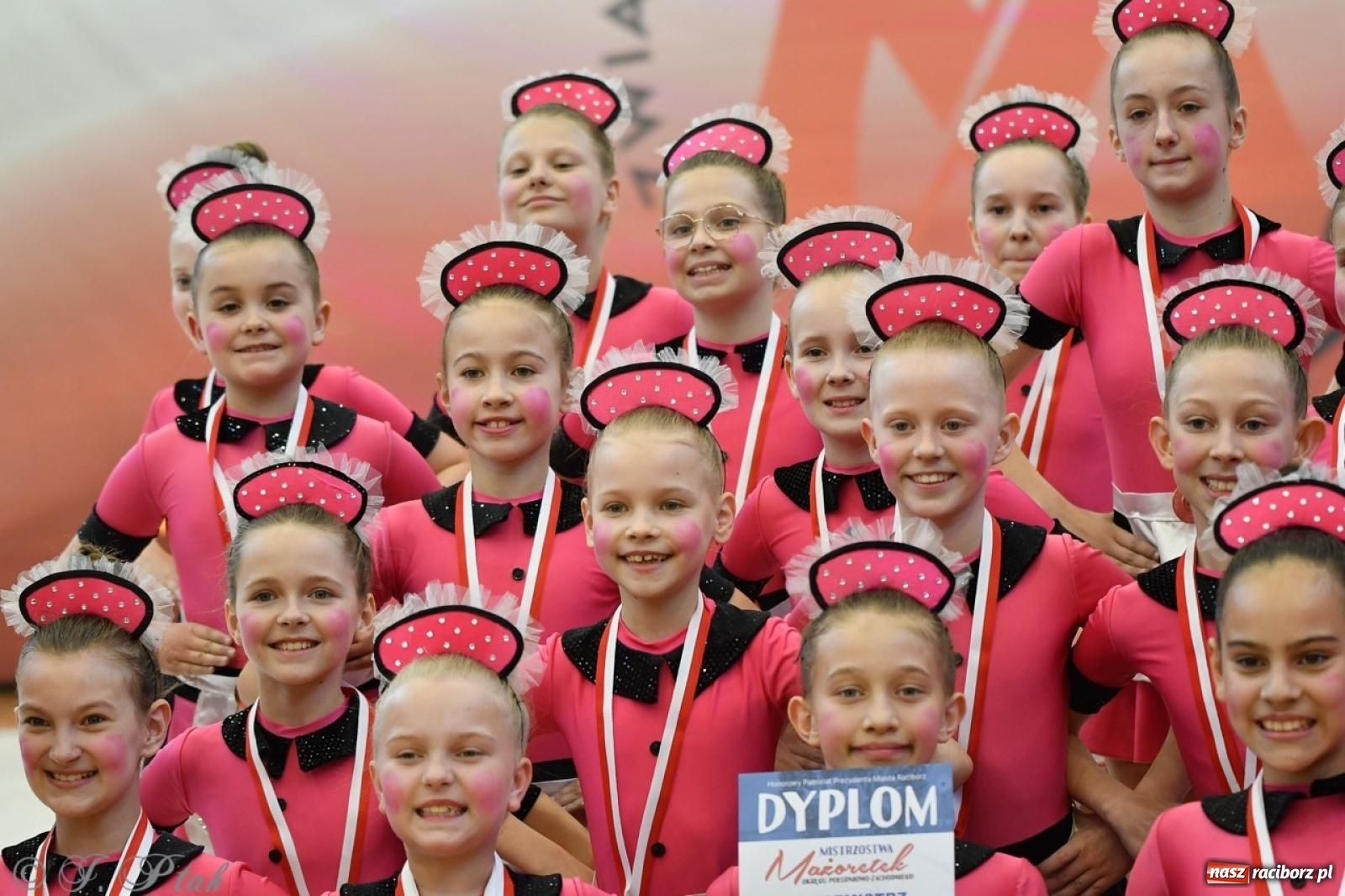 Zdjęcie w galerii na portalu naszraciborz.pl: Racibórz gości Mistrzostwa Okręgu Mażoretek Polski Południowo-Zachodniej [FOTO] wiadomości z regionu