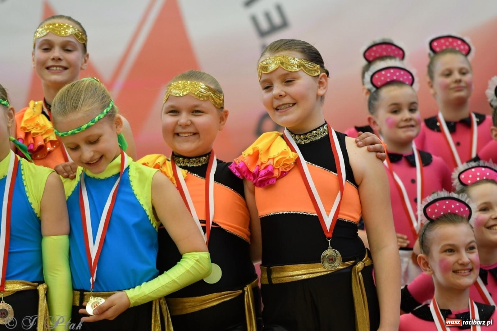 Zdjęcie w galerii na portalu naszraciborz.pl: Racibórz gości Mistrzostwa Okręgu Mażoretek Polski Południowo-Zachodniej [FOTO] wiadomości z regionu