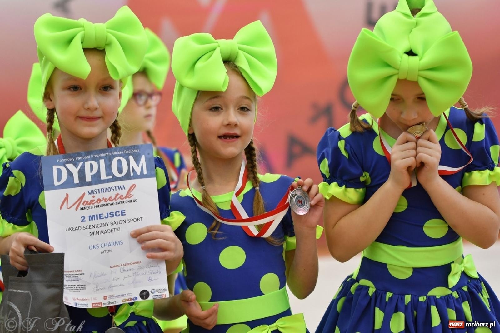 Zdjęcie w galerii na portalu naszraciborz.pl: Racibórz gości Mistrzostwa Okręgu Mażoretek Polski Południowo-Zachodniej [FOTO] wiadomości z regionu