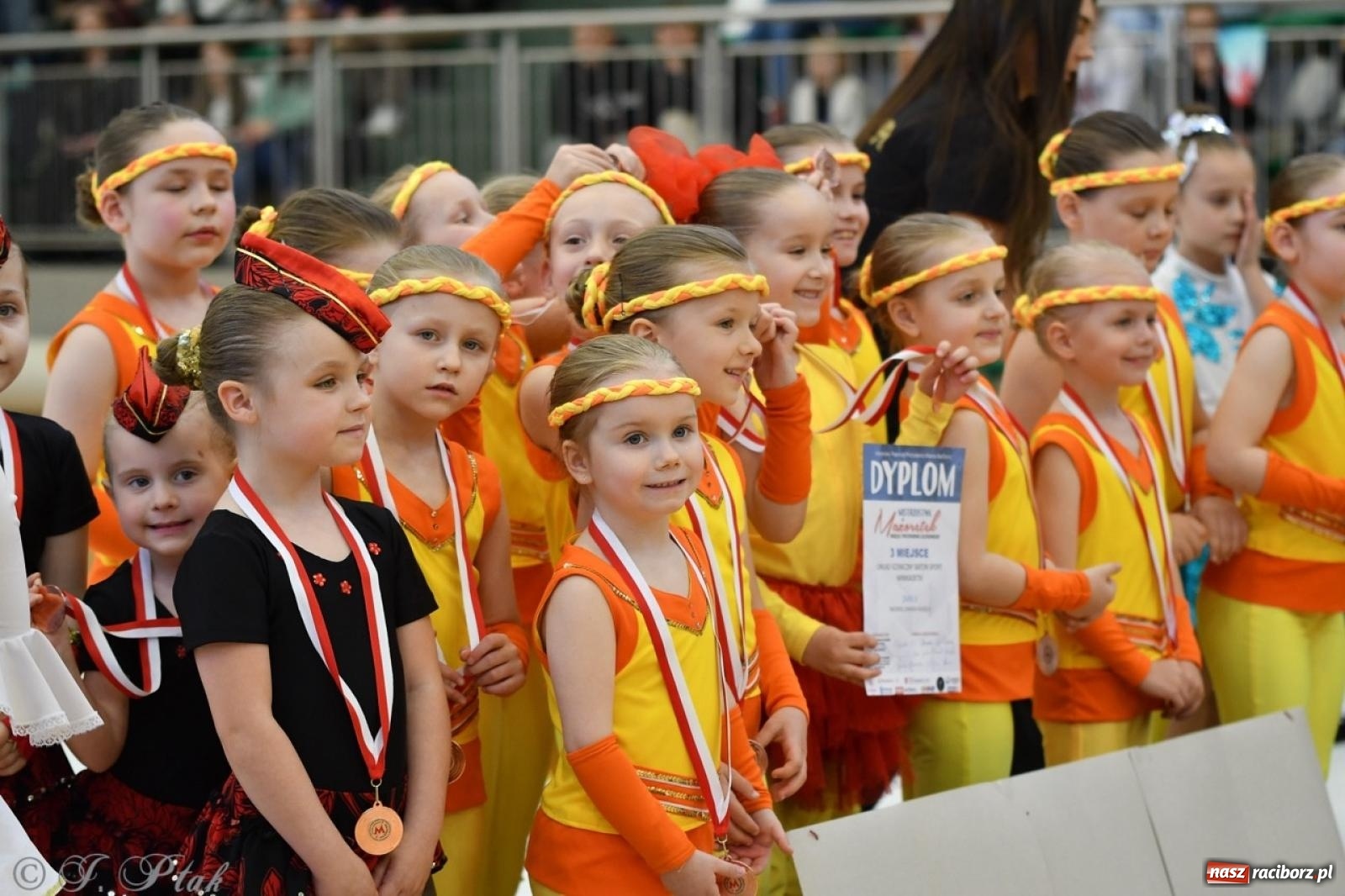 Zdjęcie w galerii na portalu naszraciborz.pl: Racibórz gości Mistrzostwa Okręgu Mażoretek Polski Południowo-Zachodniej [FOTO] wiadomości z regionu