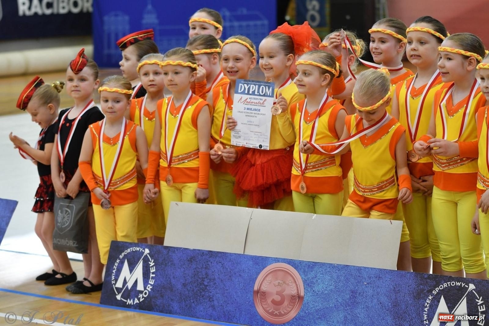 Zdjęcie w galerii na portalu naszraciborz.pl: Racibórz gości Mistrzostwa Okręgu Mażoretek Polski Południowo-Zachodniej [FOTO] wiadomości z regionu