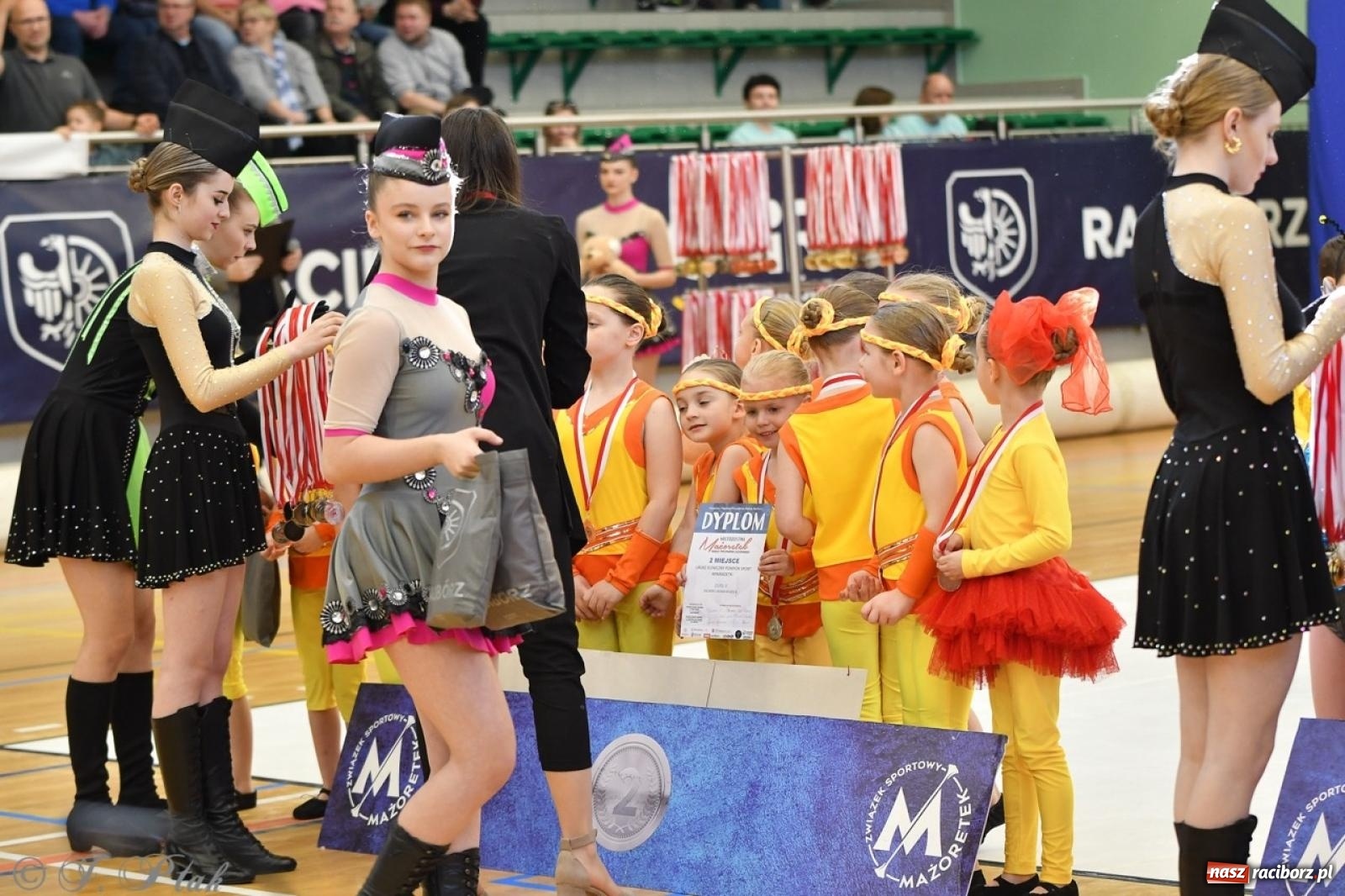 Zdjęcie w galerii na portalu naszraciborz.pl: Racibórz gości Mistrzostwa Okręgu Mażoretek Polski Południowo-Zachodniej [FOTO] wiadomości z regionu