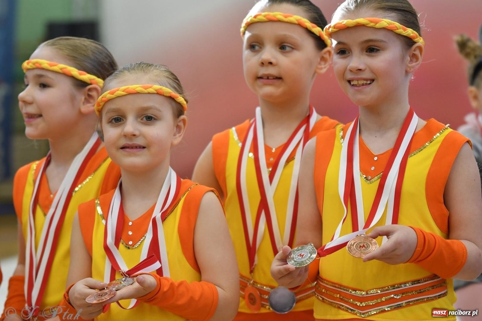 Zdjęcie w galerii na portalu naszraciborz.pl: Racibórz gości Mistrzostwa Okręgu Mażoretek Polski Południowo-Zachodniej [FOTO] wiadomości z regionu
