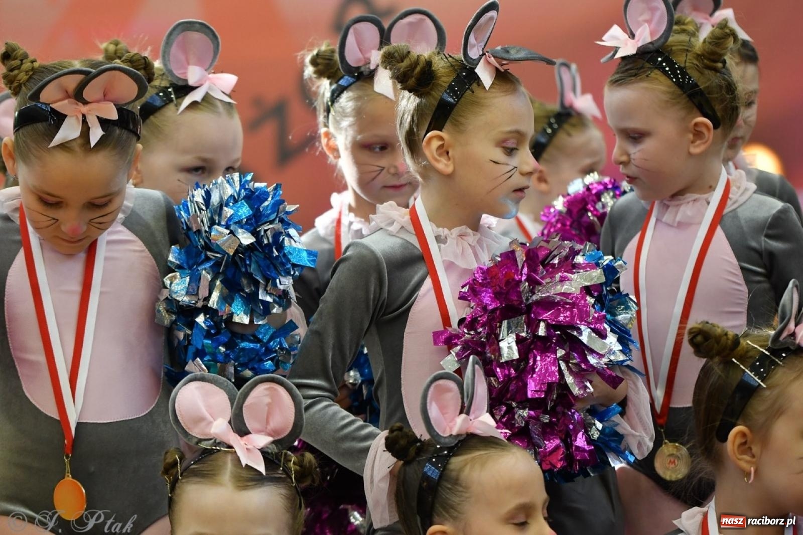 Zdjęcie w galerii na portalu naszraciborz.pl: Racibórz gości Mistrzostwa Okręgu Mażoretek Polski Południowo-Zachodniej [FOTO] wiadomości z regionu