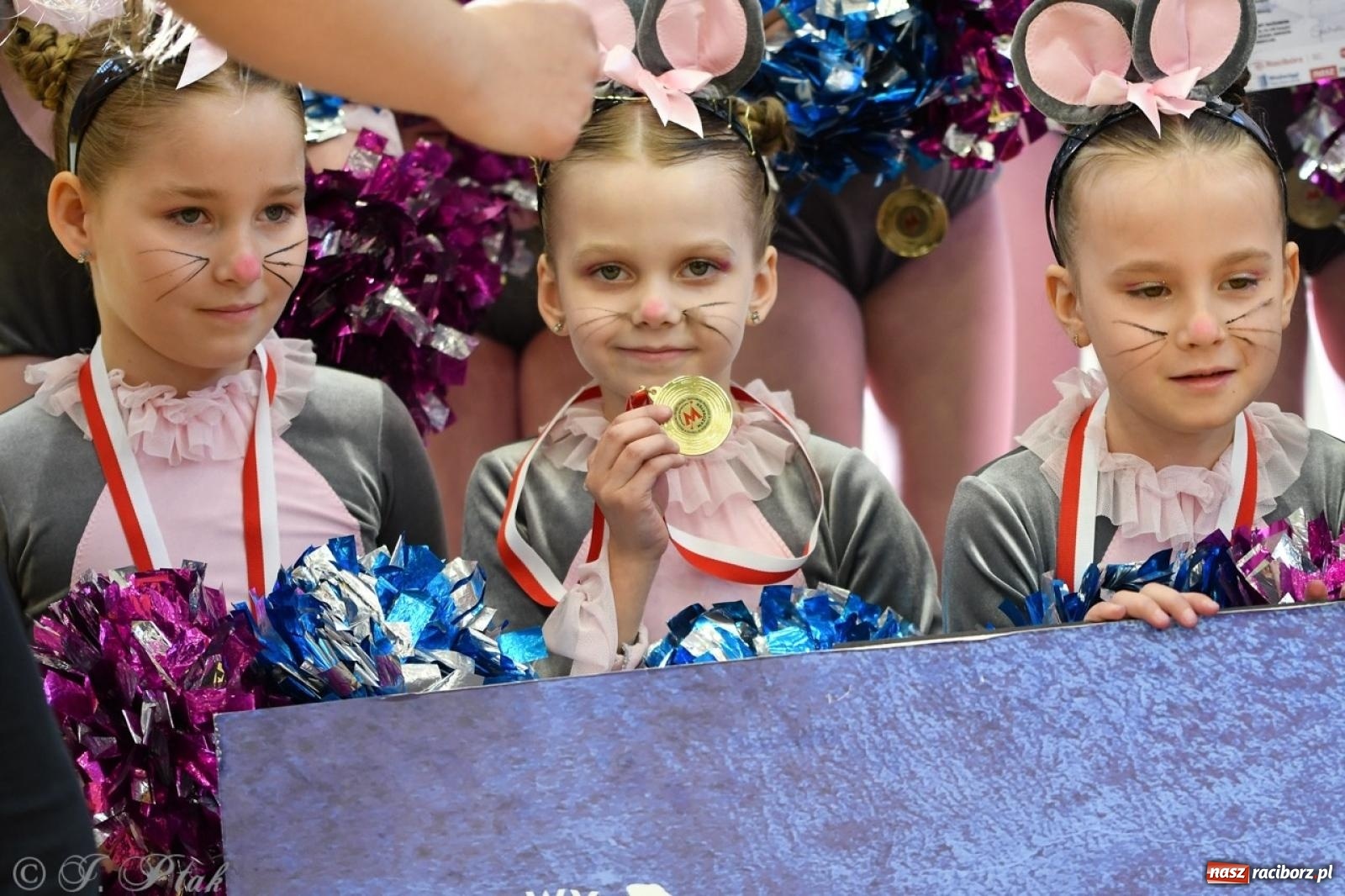 Zdjęcie w galerii na portalu naszraciborz.pl: Racibórz gości Mistrzostwa Okręgu Mażoretek Polski Południowo-Zachodniej [FOTO] wiadomości z regionu