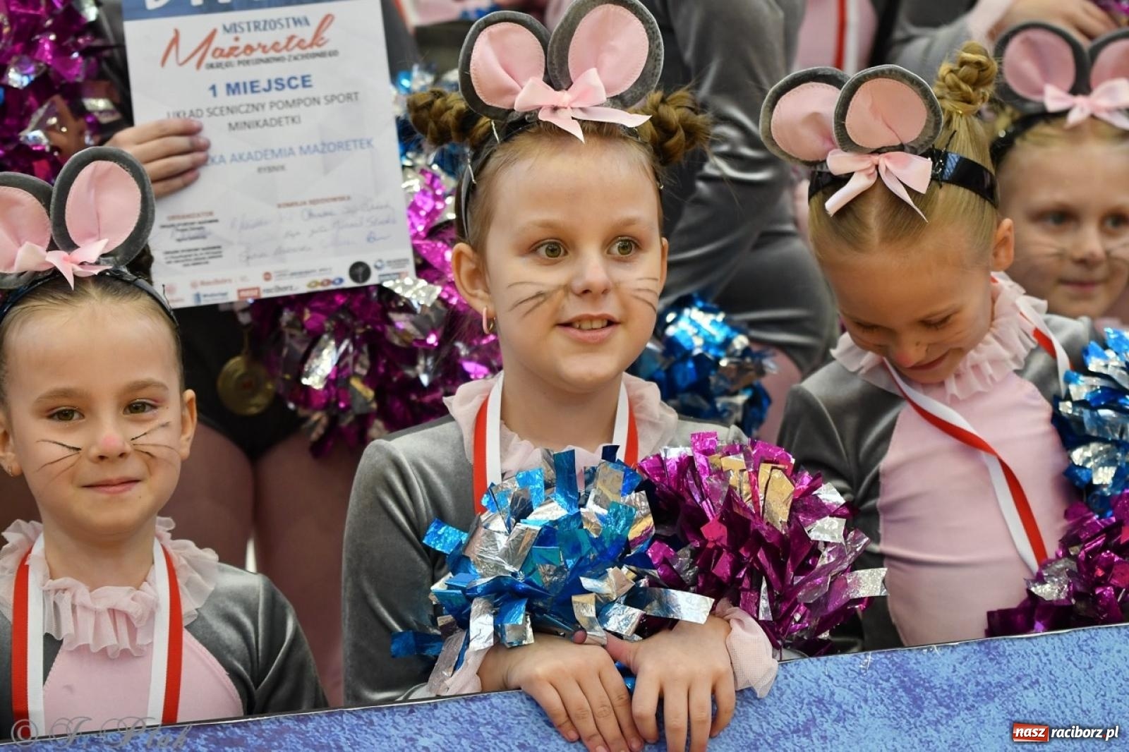 Zdjęcie w galerii na portalu naszraciborz.pl: Racibórz gości Mistrzostwa Okręgu Mażoretek Polski Południowo-Zachodniej [FOTO] wiadomości z regionu