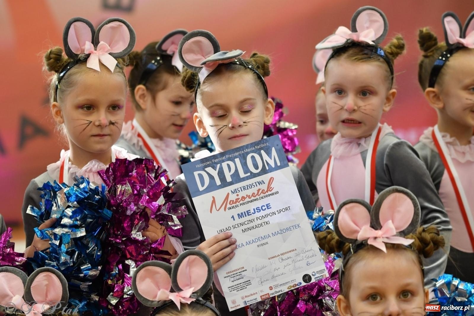 Zdjęcie w galerii na portalu naszraciborz.pl: Racibórz gości Mistrzostwa Okręgu Mażoretek Polski Południowo-Zachodniej [FOTO] wiadomości z regionu