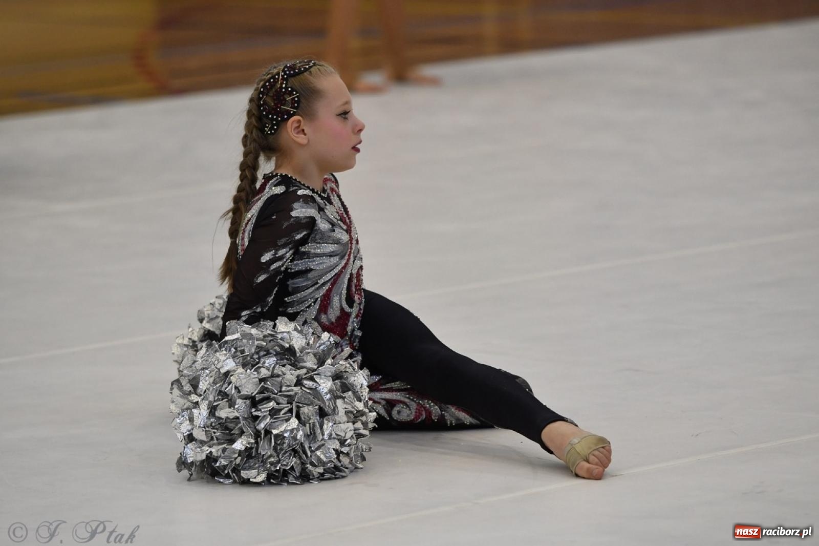 Zdjęcie w galerii na portalu naszraciborz.pl: Racibórz gości Mistrzostwa Okręgu Mażoretek Polski Południowo-Zachodniej [FOTO] wiadomości z regionu