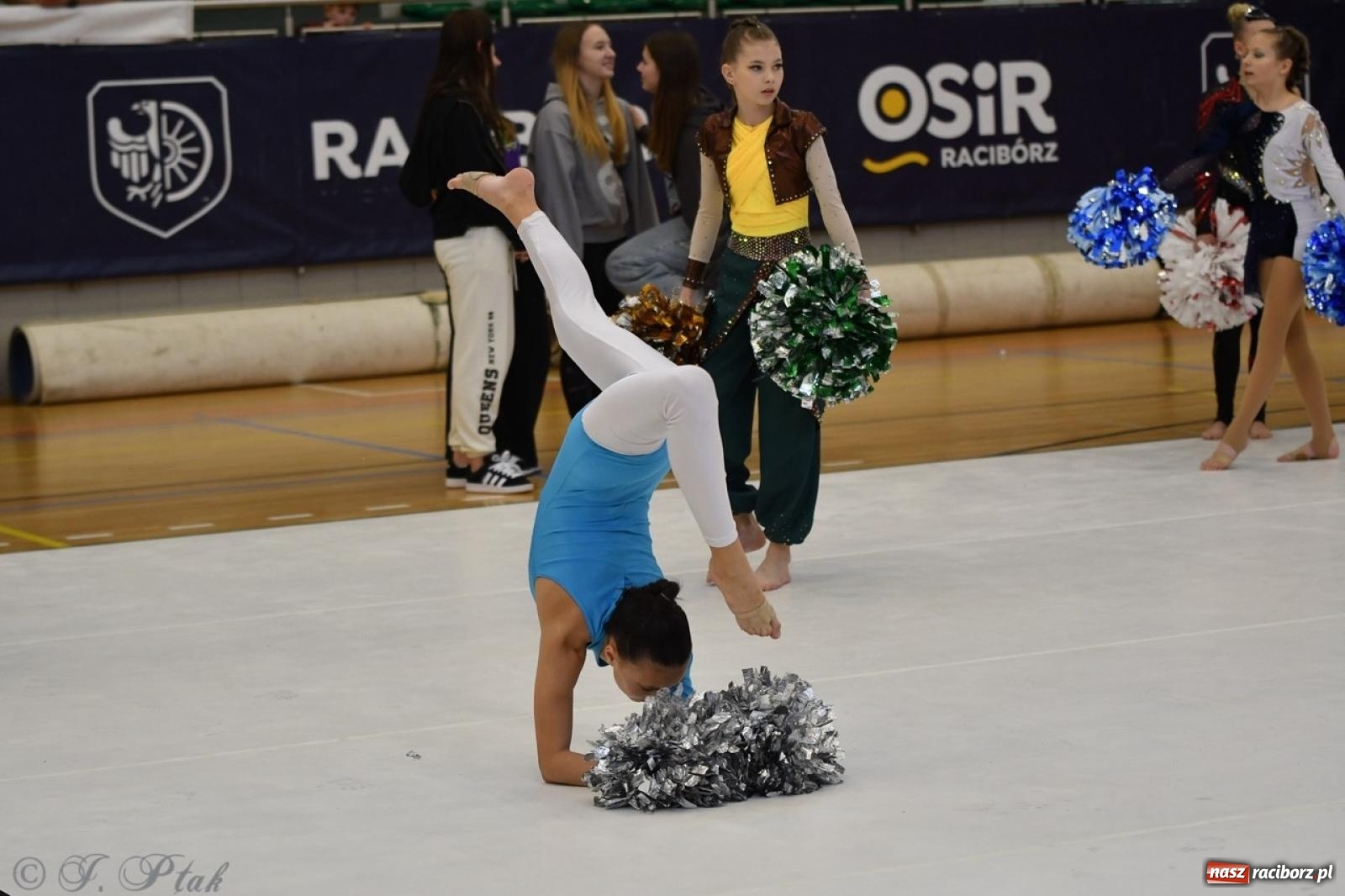 Zdjęcie w galerii na portalu naszraciborz.pl: Racibórz gości Mistrzostwa Okręgu Mażoretek Polski Południowo-Zachodniej [FOTO] wiadomości z regionu