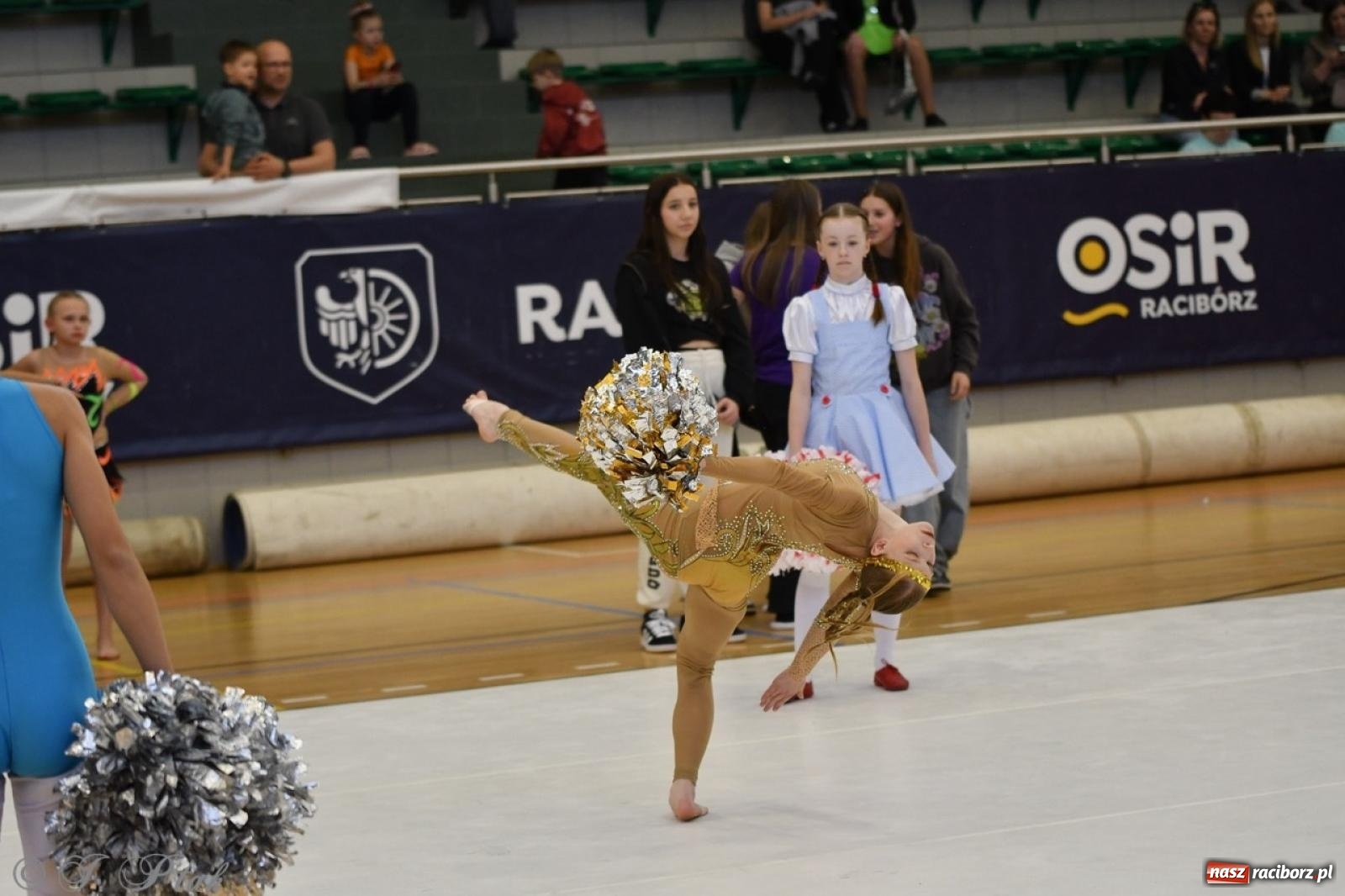 Zdjęcie w galerii na portalu naszraciborz.pl: Racibórz gości Mistrzostwa Okręgu Mażoretek Polski Południowo-Zachodniej [FOTO] wiadomości z regionu