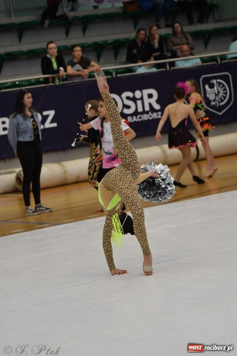 Zdjęcie w galerii na portalu naszraciborz.pl: Racibórz gości Mistrzostwa Okręgu Mażoretek Polski Południowo-Zachodniej [FOTO] wiadomości z regionu