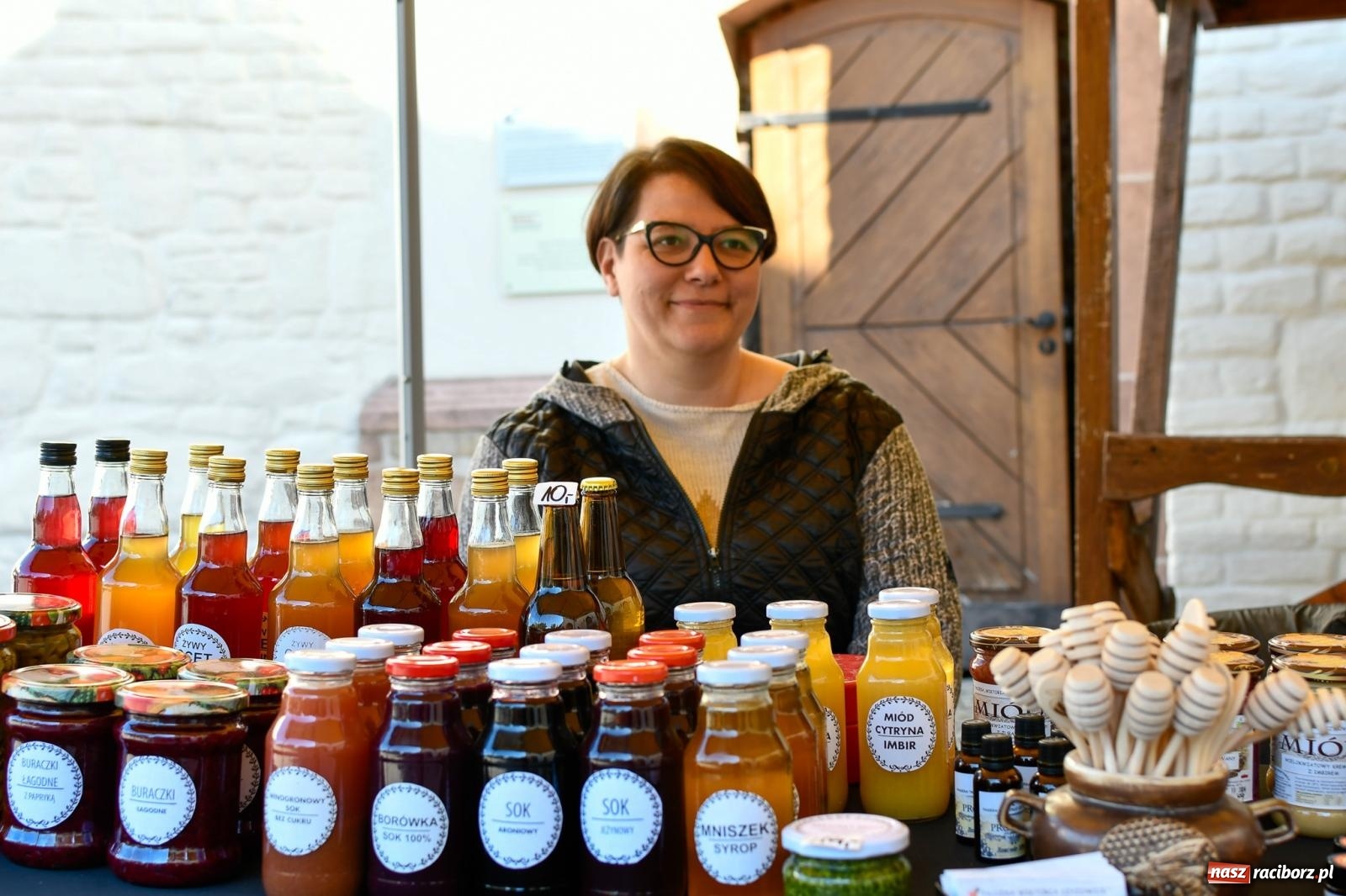 Zdjęcie w galerii na portalu naszraciborz.pl: Zamkowy dziedziniec pełen kwiatów [FOTO i WIDEO] wiadomości z regionu