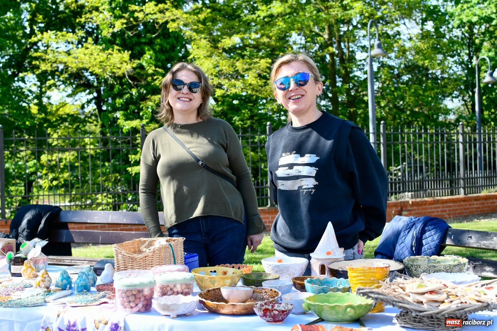 Zdjęcie w galerii na portalu naszraciborz.pl: Zamkowy dziedziniec pełen kwiatów [FOTO i WIDEO] wiadomości z regionu