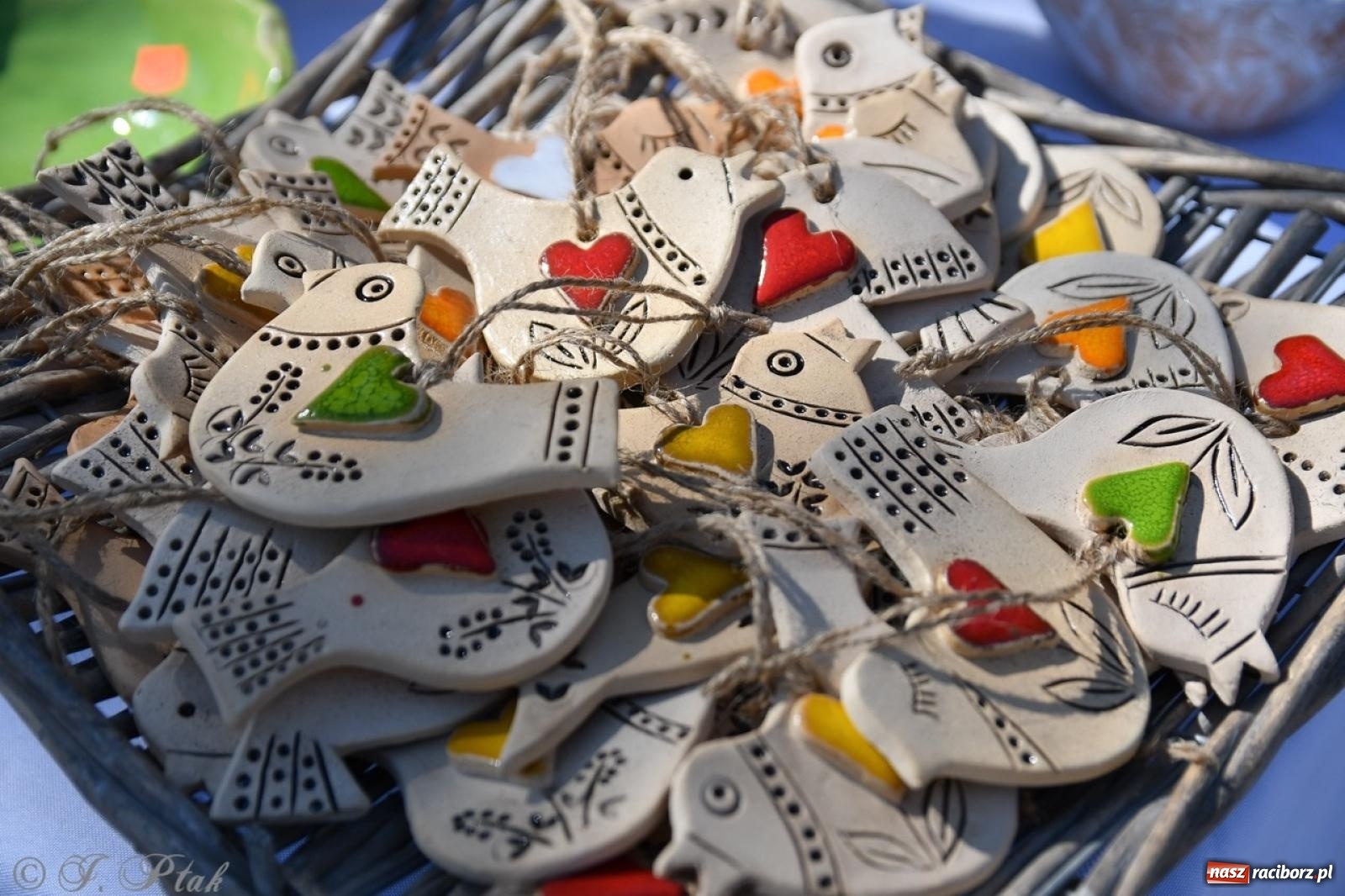 Zdjęcie w galerii na portalu naszraciborz.pl: Zamkowy dziedziniec pełen kwiatów [FOTO i WIDEO] wiadomości z regionu