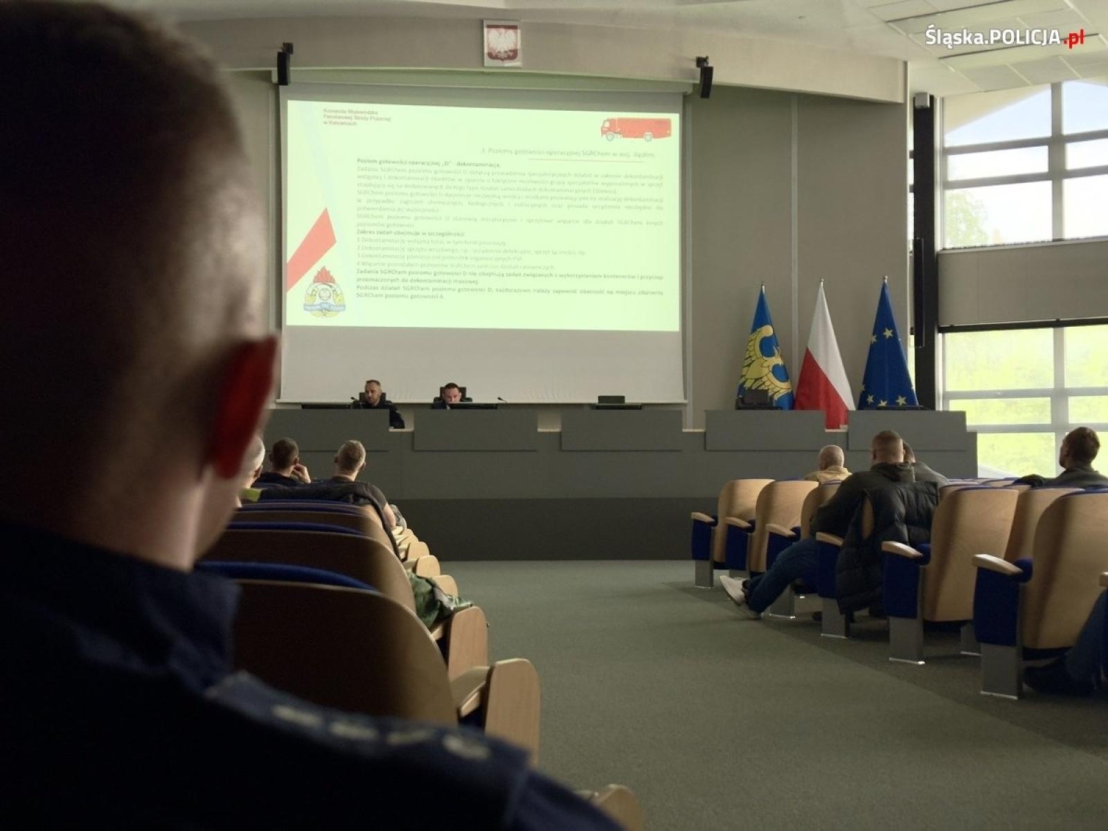 Zdjęcie w galerii na portalu naszraciborz.pl: Policjanci i strażacy szkolili się w przeciwdziałaniu zagrożeniom CBRNE wiadomości z regionu