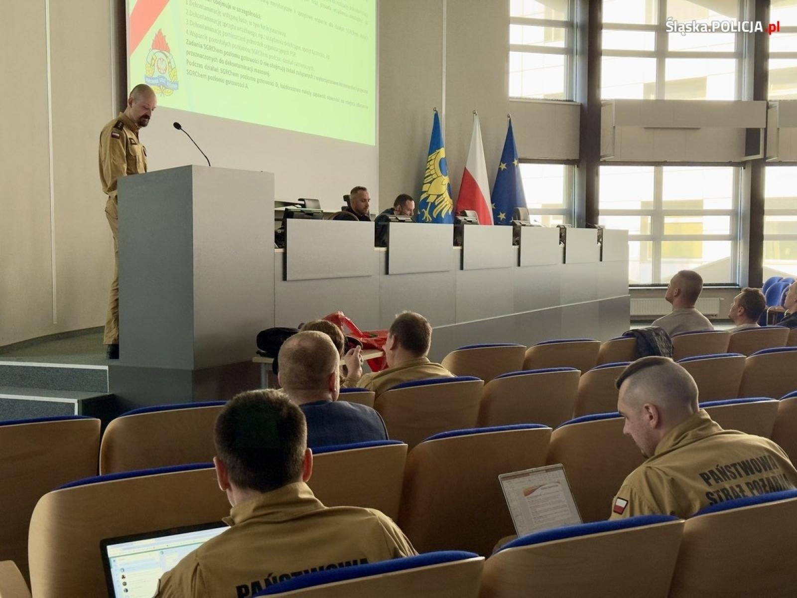 Zdjęcie w galerii na portalu naszraciborz.pl: Policjanci i strażacy szkolili się w przeciwdziałaniu zagrożeniom CBRNE wiadomości z regionu