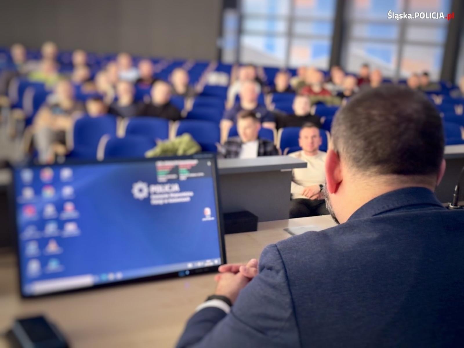 Zdjęcie w galerii na portalu naszraciborz.pl: Policjanci i strażacy szkolili się w przeciwdziałaniu zagrożeniom CBRNE wiadomości z regionu