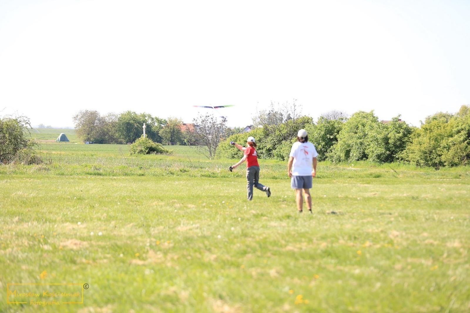 Zdjęcie w galerii na portalu naszraciborz.pl: Modelarze rywalizują dziś na Płoni [FOTO] wiadomości z regionu