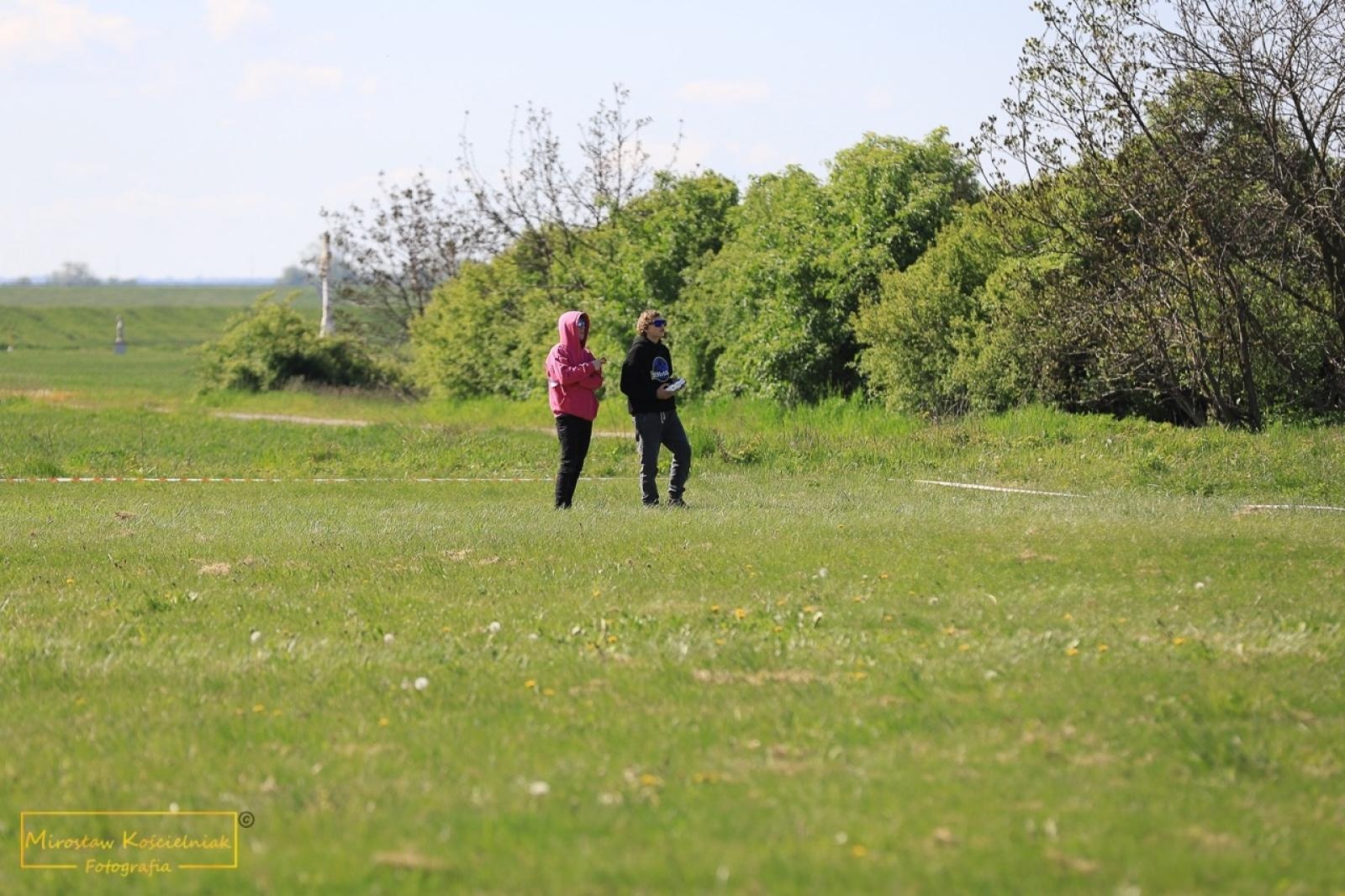 Zdjęcie w galerii na portalu naszraciborz.pl: Modelarze rywalizują dziś na Płoni [FOTO] wiadomości z regionu
