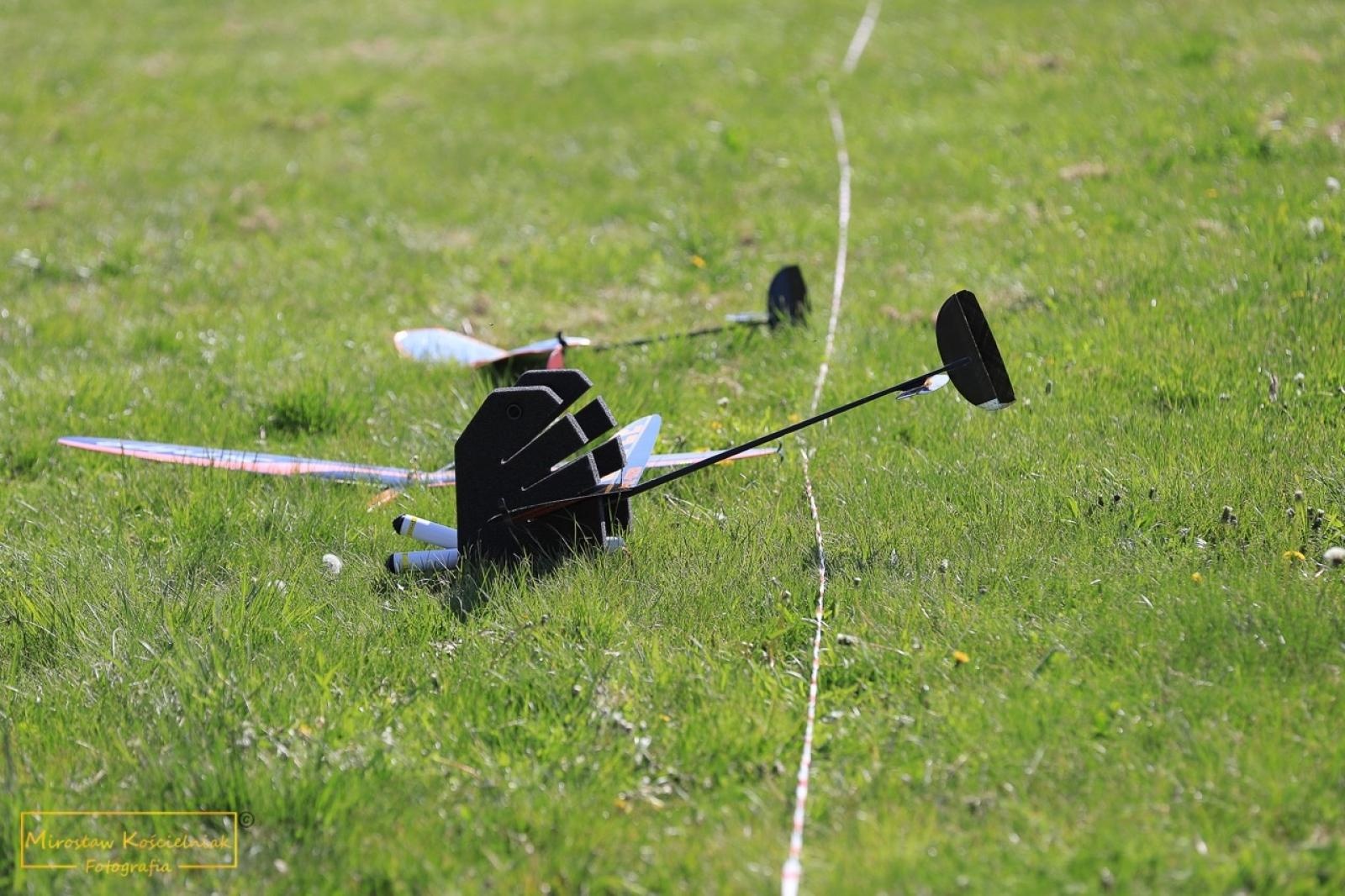 Zdjęcie w galerii na portalu naszraciborz.pl: Modelarze rywalizują dziś na Płoni [FOTO] wiadomości z regionu