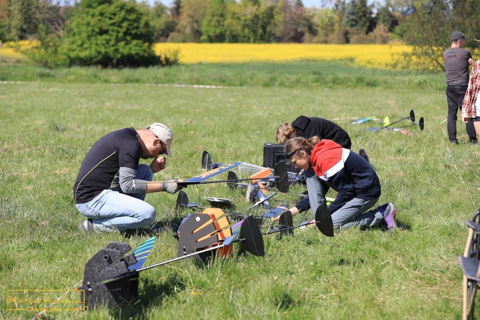 Zdjęcie w galerii na portalu naszraciborz.pl: Modelarze rywalizują dziś na Płoni [FOTO] wiadomości z regionu