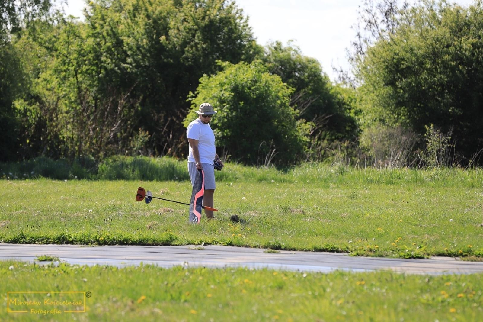 Zdjęcie w galerii na portalu naszraciborz.pl: Modelarze rywalizują dziś na Płoni [FOTO] wiadomości z regionu