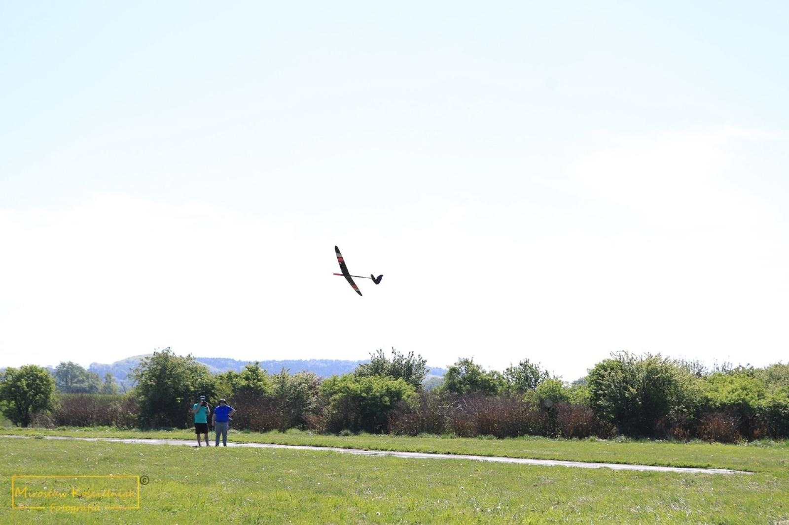Zdjęcie w galerii na portalu naszraciborz.pl: Modelarze rywalizują dziś na Płoni [FOTO] wiadomości z regionu